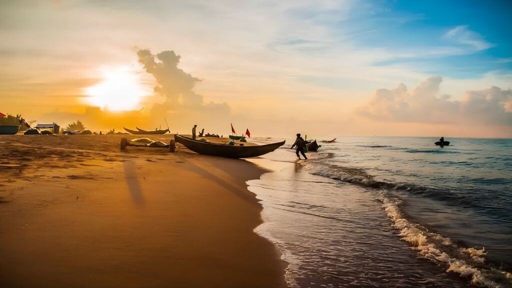 Khám phá vẻ đẹp hoang sơ của bãi biển Nhật Lệ