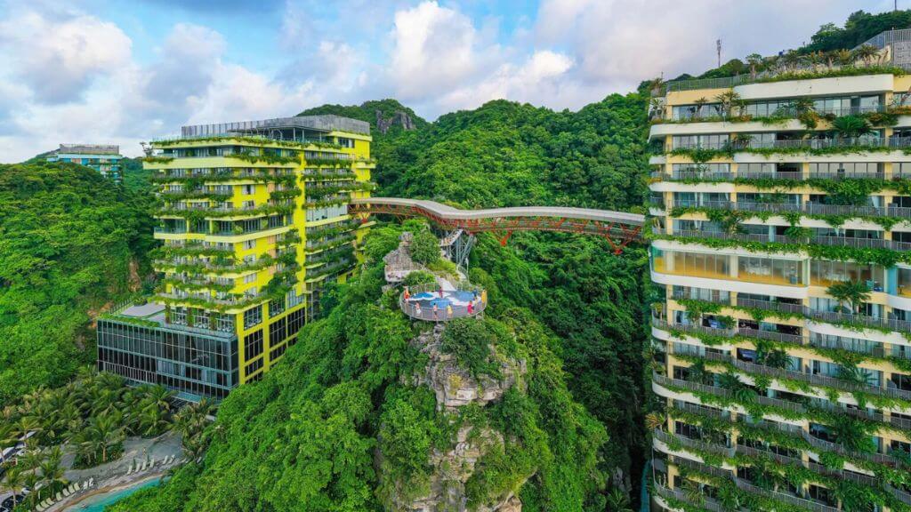 Góc Sky Walk treo lơ lửng giữa trời