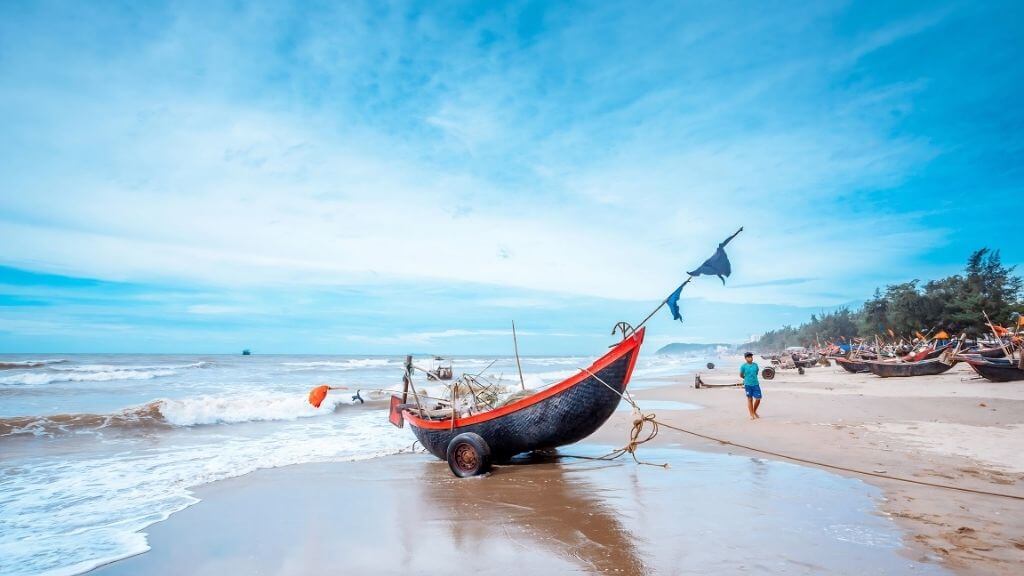 Hòa mình vào nhịp sống làng chài vùng duyên hải