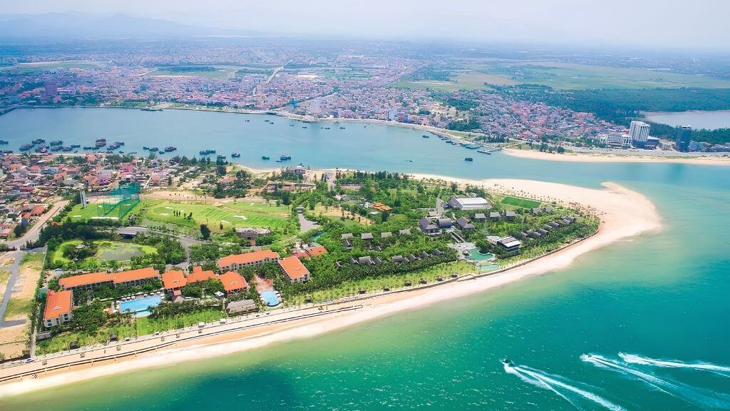 Bãi biển Nhật Lệ - Thiên đường biển Quảng Bình
