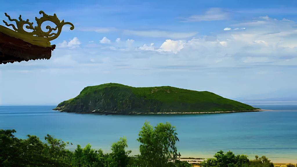 Chiêm ngưỡng vẻ đẹp khu du lịch Vũng Chùa Đảo Yến