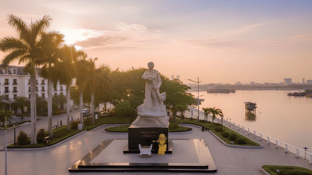 Tượng đài mẹ Suốt - Biểu tượng bất khuất của Quảng Bình
