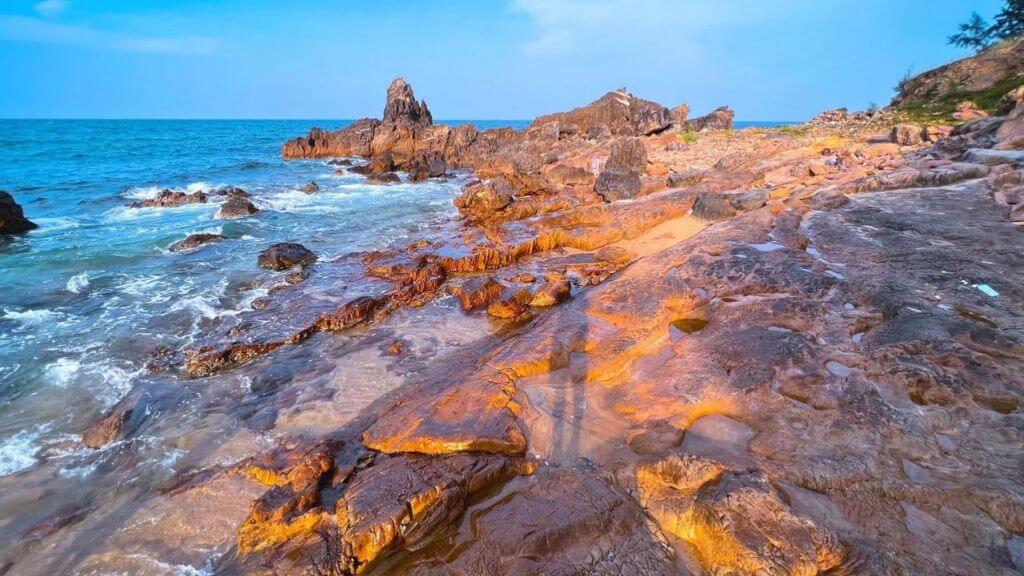 Vẻ đjep hoang sơ tại bãi Đá Nhảy Quảng Bình