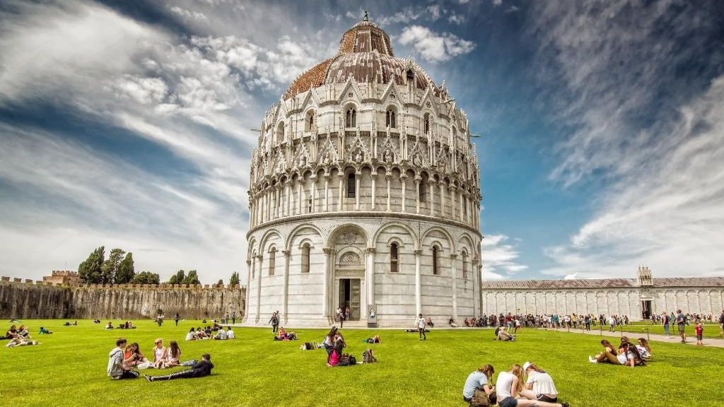 Pisa Baptistery   tòa nhà rửa tội lớn nhất tại Ý
