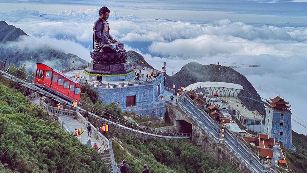 Quần thể chùa trên đỉnh Fansipan một biểu tượng văn hóa tâm linh