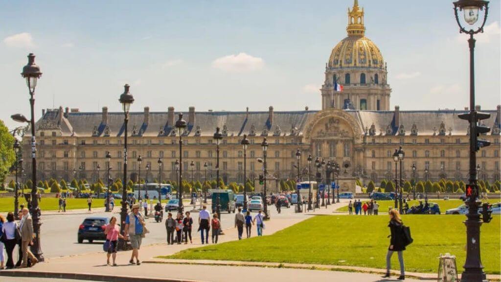 Ấn tượng với kiến trúc độc đáo của Điện Invalides
