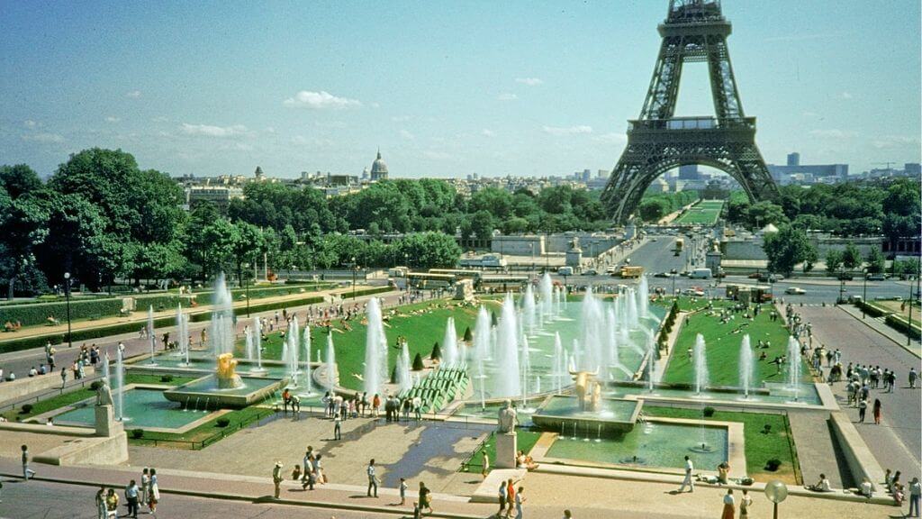 Quảng trường Place de Trocadero - nơi lý tưởng để ngắm tháp Eiffel