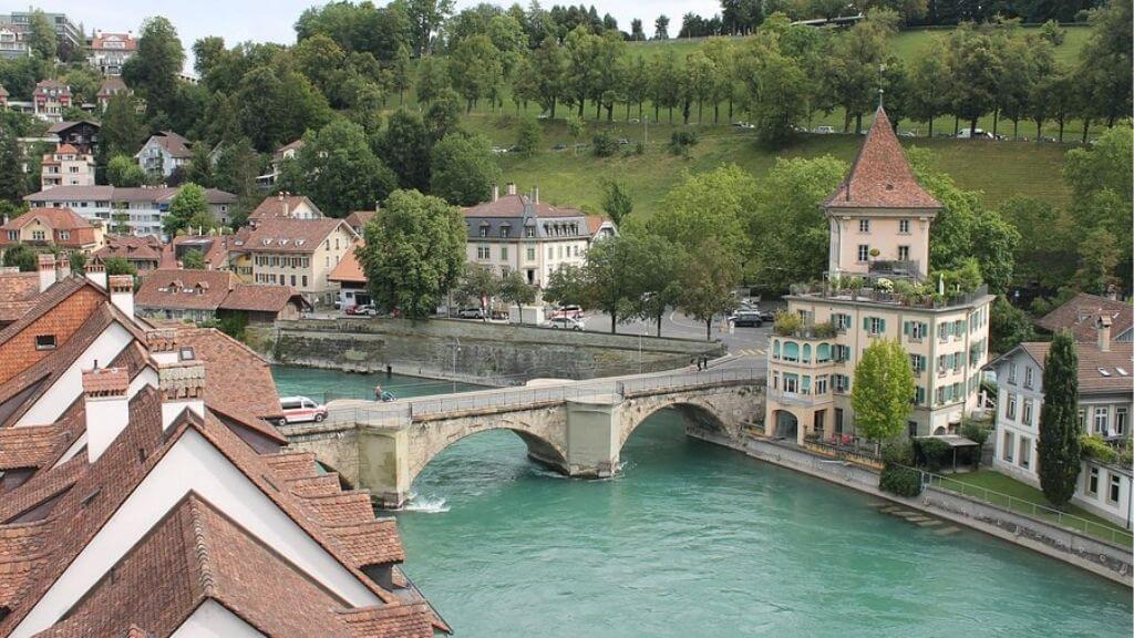 Cầu Untertor Brucke - nơi nhất định phải checkin khi đến Bern
