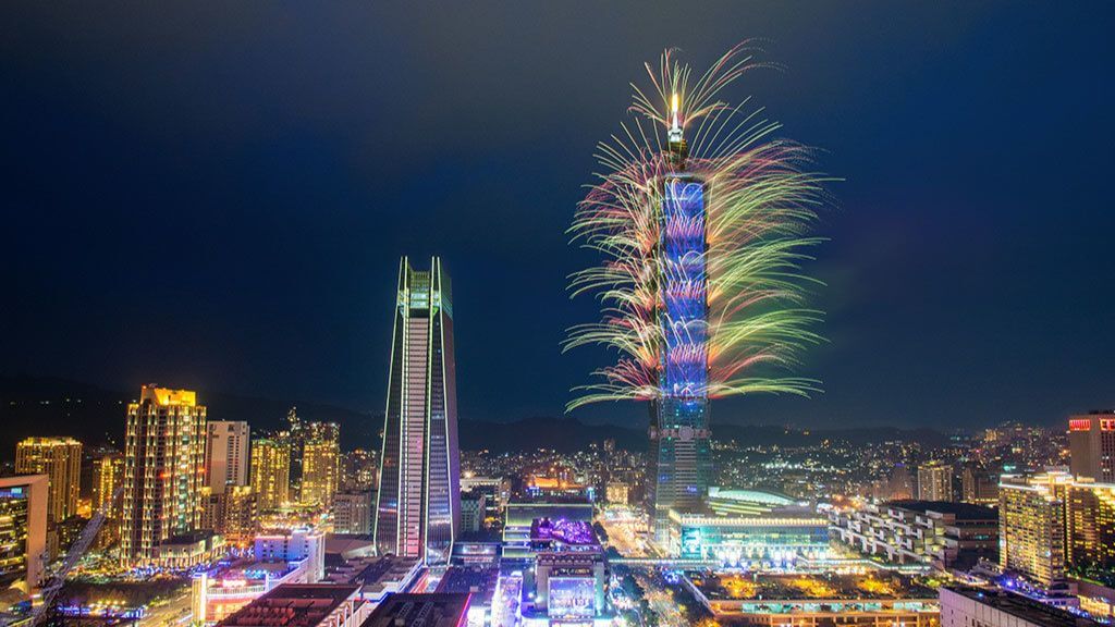 Chiêm ngưỡng màn trình diễn pháo hoa tại tòa tháp Taipei 101