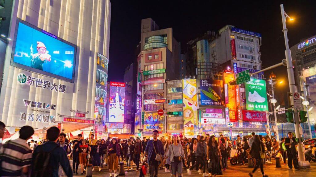 Hình ảnh nhộn nhịp tại chợ đêm Tây Môn Đình