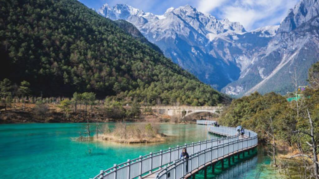 Lam Nguyệt Cốc thiên đường ẩn mình dưới chân núi tuyết Ngọc Long