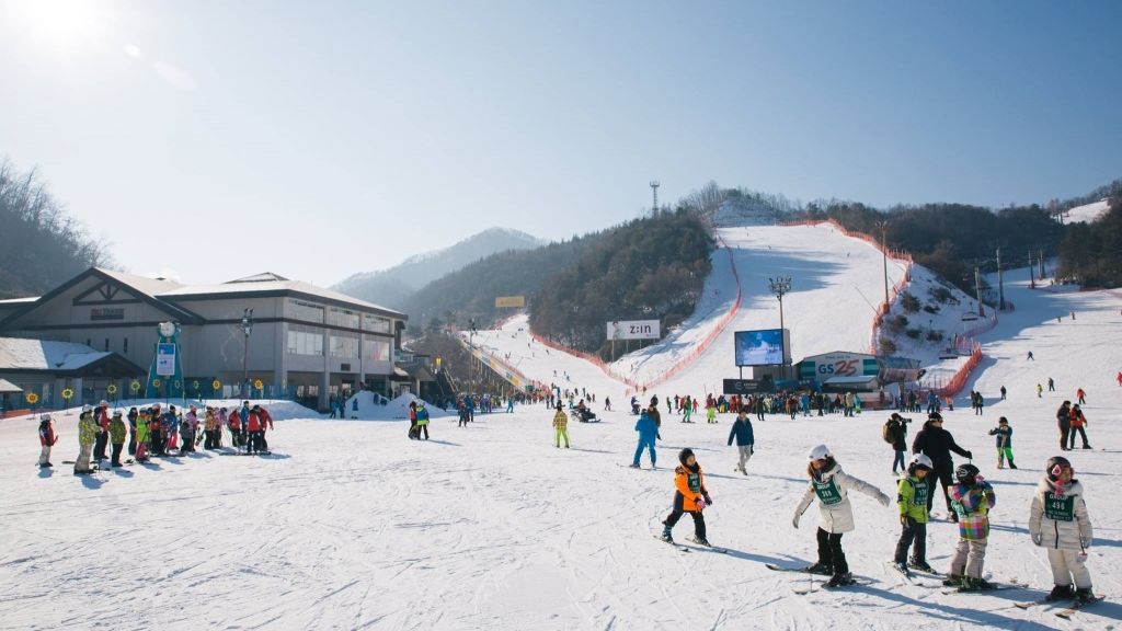 Khu trượt tuyết Elysian Gangchon nổi tiếng thu hút khách du lịch