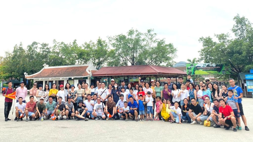 Đoàn tham gia tour du lịch Ninh Bình của BestPrice