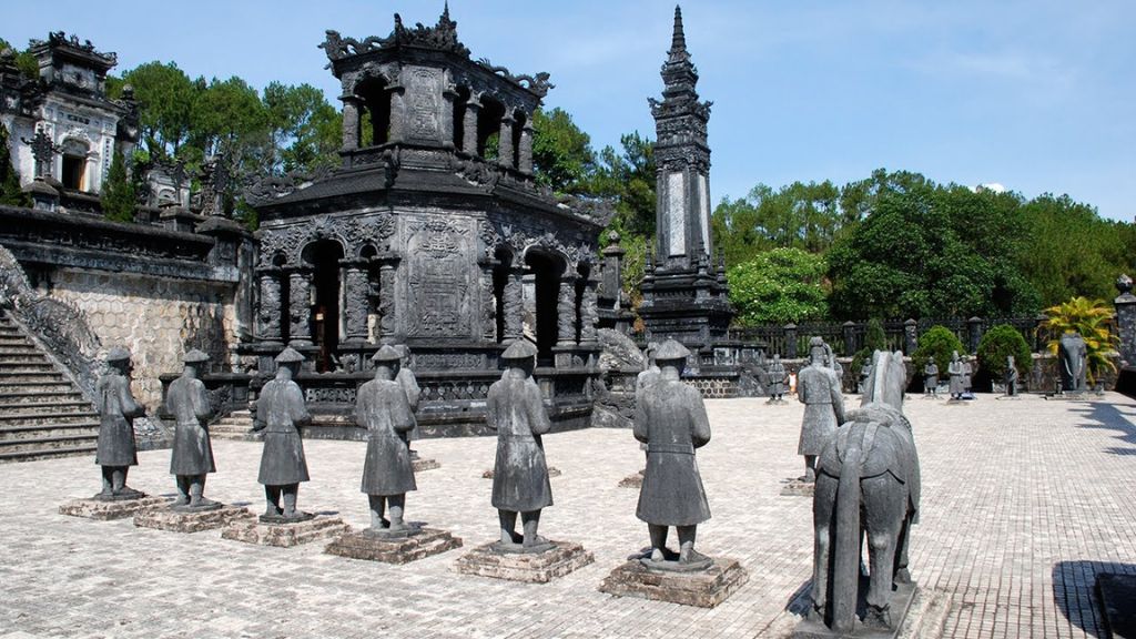 Nghệ thuật khảm sảnh tinh xảo tại Lăng Khải Định