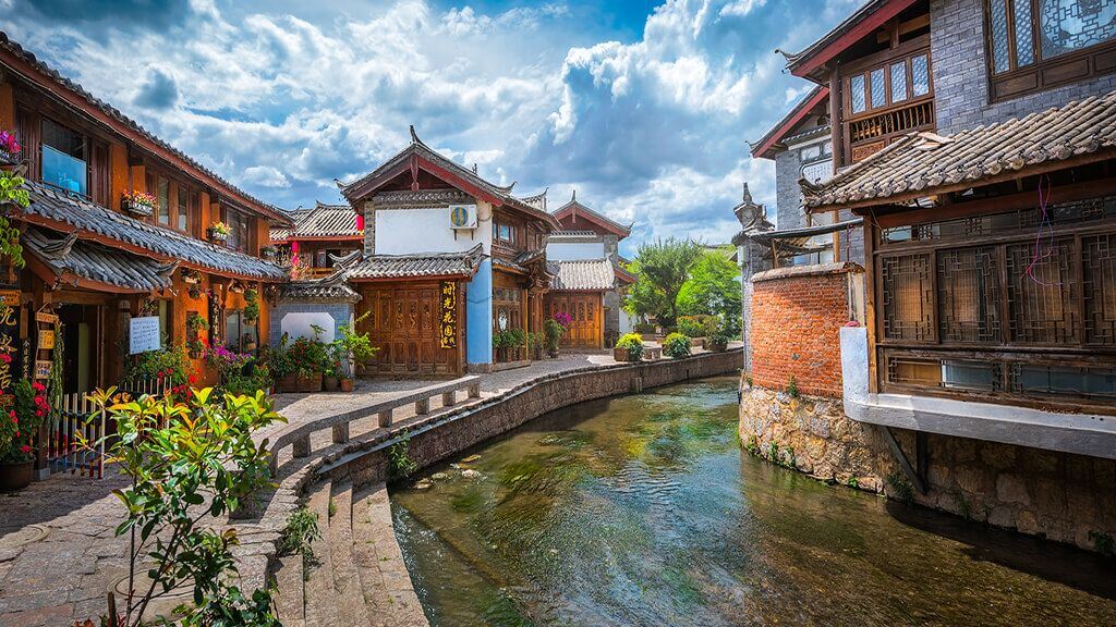 Tham quan Cổ trấn Thúc Hà thế trấn tựa núi tựa