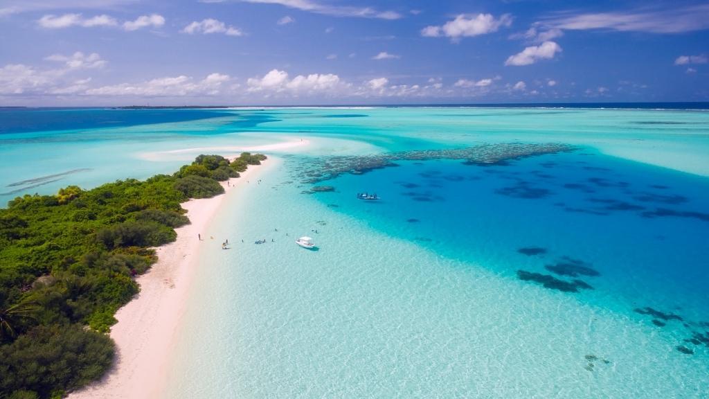 Bãi biển trắng ngọc ngà của Maldives