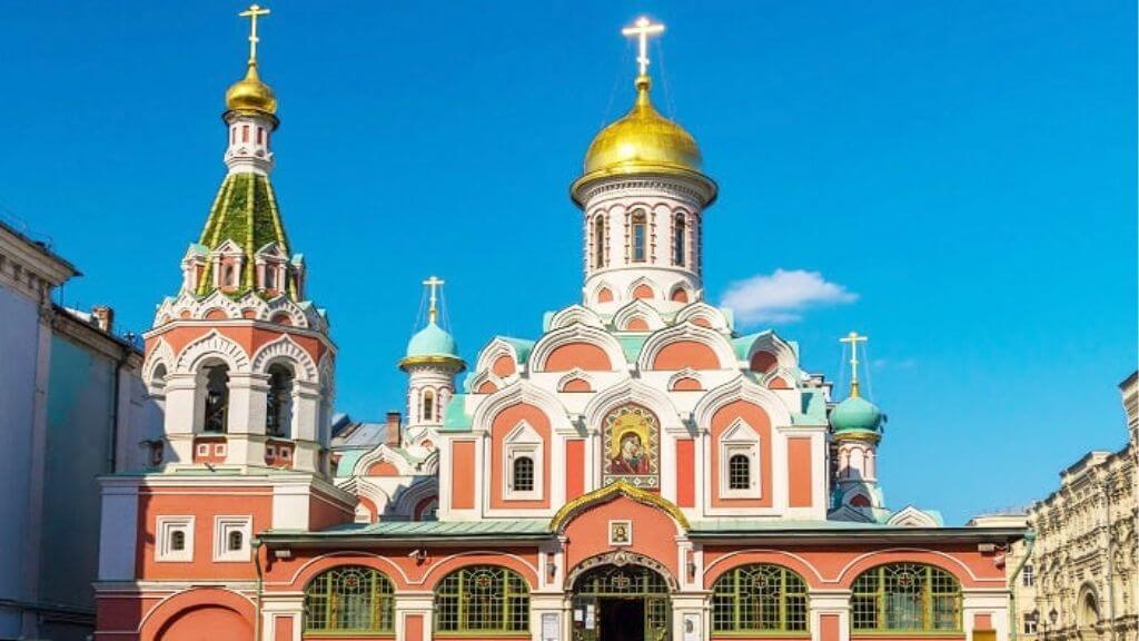 Nhà thờ Kazan - công trình tôn giáo nổi tiếng của St.Petersburg