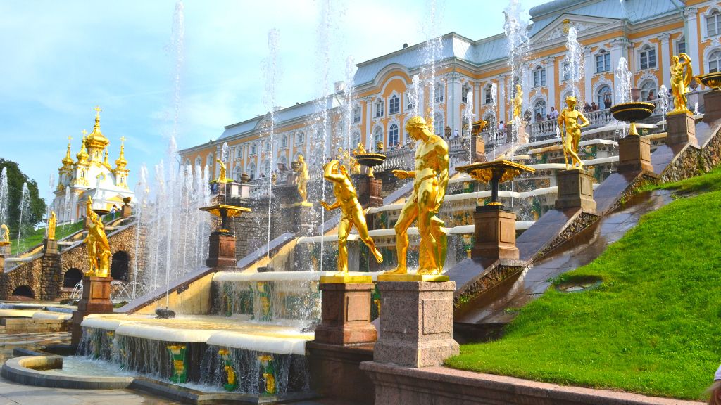 Thành phố Peterhof xinh đẹp