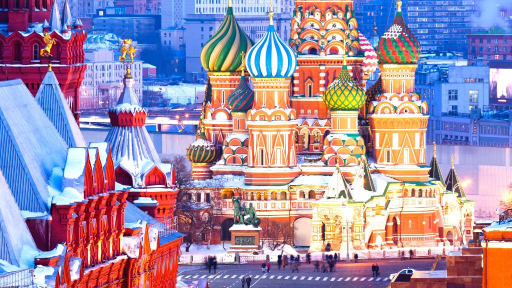 Điện Kremli trang hoàng rực rỡ