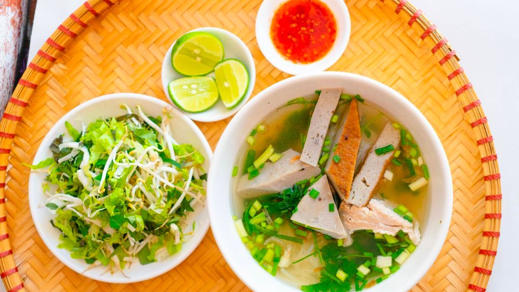 Món ăn siêu hấp dẫn tại Nha Trang - bún cá