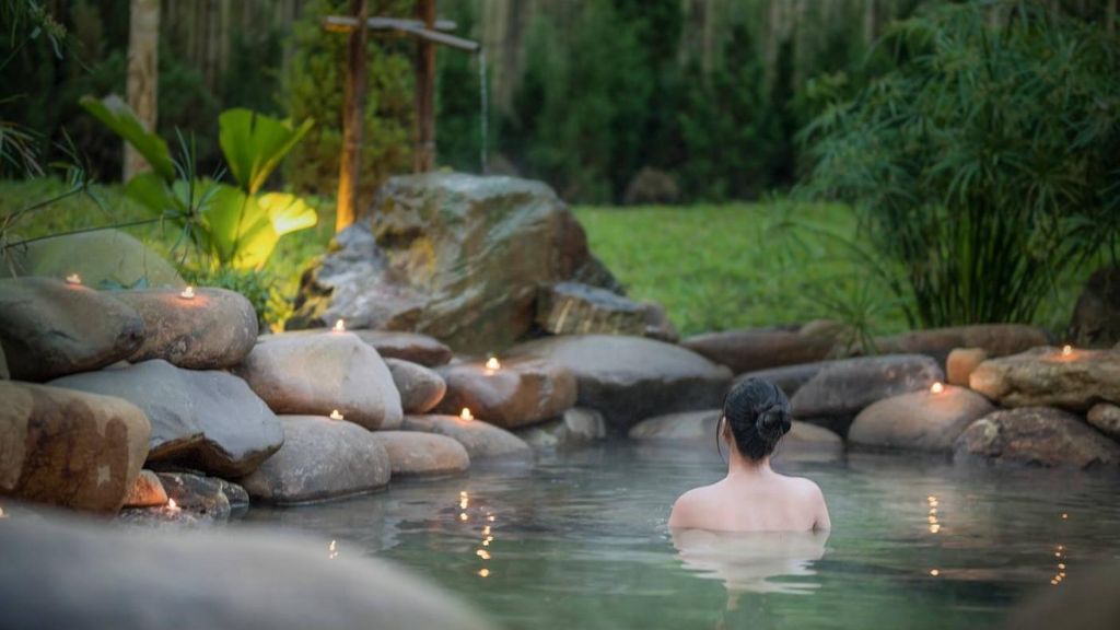 Trải nghiệm tắm Onsen thư giãn tại khách sạn