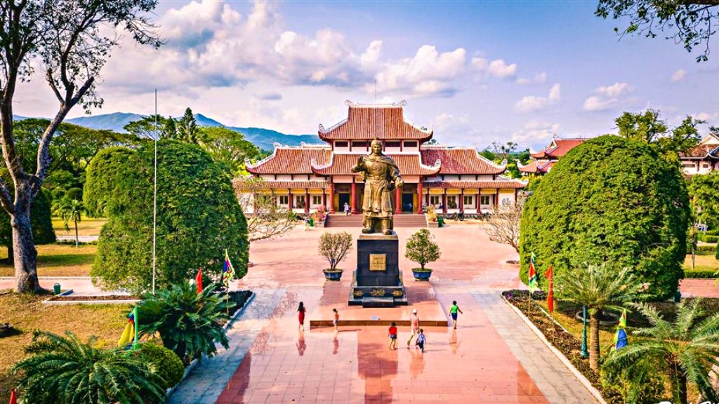 Vẻ đẹp uy nghi tại Bảo tàng Quang Trung trong tour du lịch Quy Nhơn
