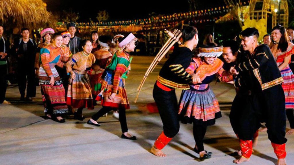 Chợ Tình Sapa, nơi tái hiện nét văn hóa đặc sắc của đồng bào dân tộc vùng cao