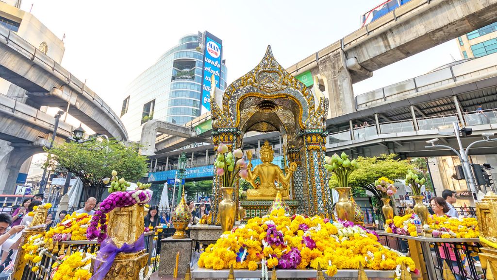 Phật Bốn mặt - Tứ Diện Thần ngay trung tâm Bangkok