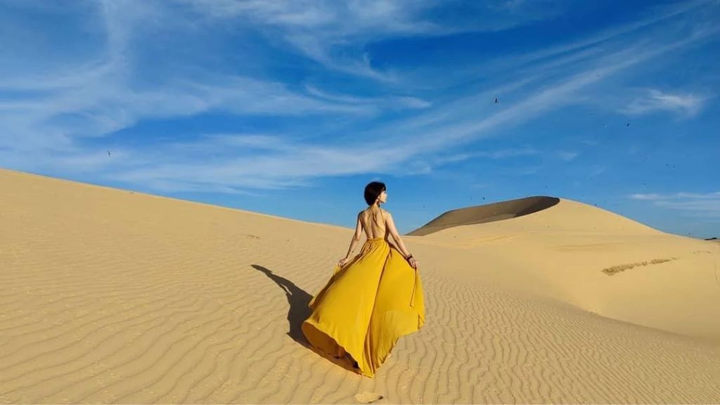 Tham quan cồn cát Quang Phú với biển cát rộng mênh mông