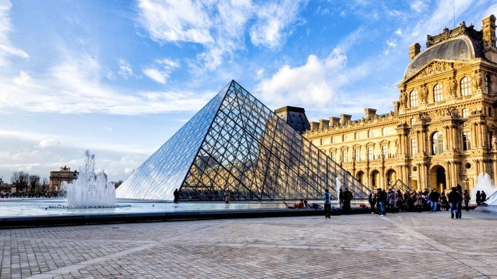 Bảo tàng Louvre - Thiên đường nghệ thuật nước Pháp