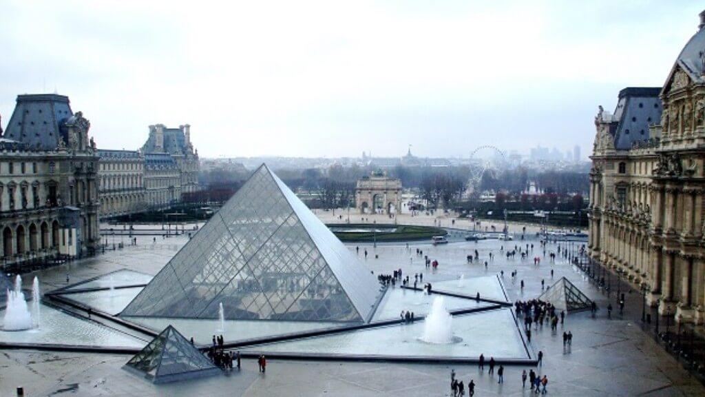 Bảo tàng Louvre được ví như “kho tàng cất giữ toàn bộ tinh hoa nghệ thuật nhân loại”