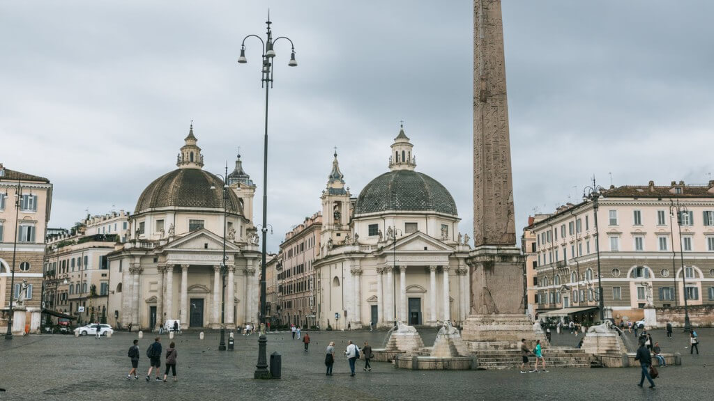 Quảng trường trung tâm Piazza del Popolo của Savona