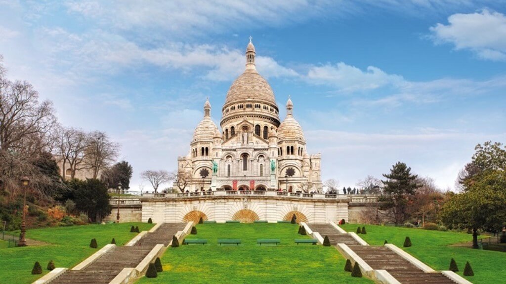 Quý khách ghé thăm đồi Montmartre với vẻ đẹp bình yên thơ mộng