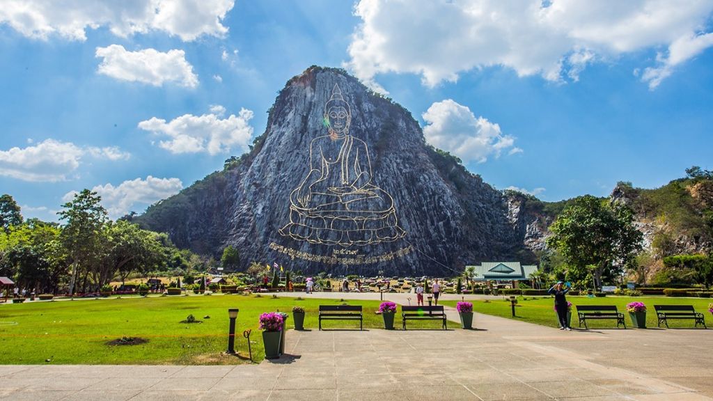 Chiêm bái Núi Phật Vàng Khao Chee Chan   Công trình Phật giáo độc đáo