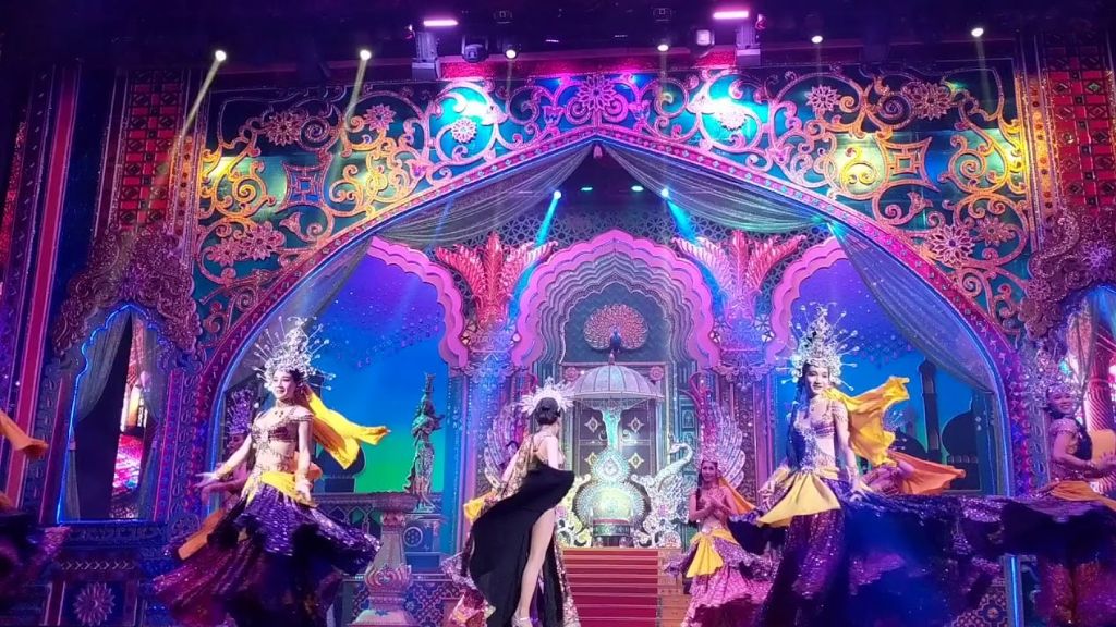 Thưởng thức Alcazar Show – chương trình nghệ thuật nổi tiếng
