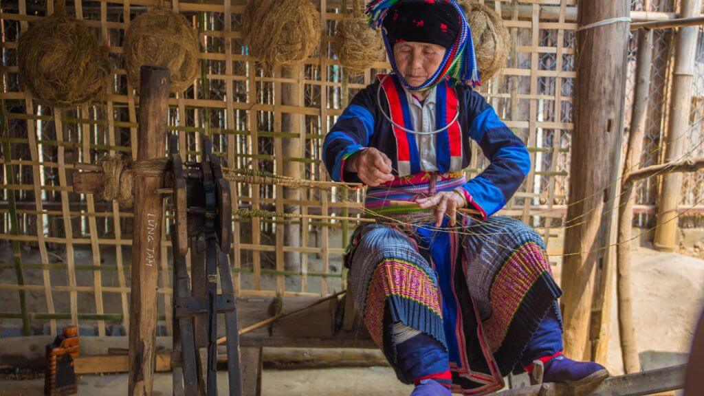Làng dệt lanh Lùng Tám - Sắc màu rực rỡ nơi Cao nguyên đá Hà Giang
