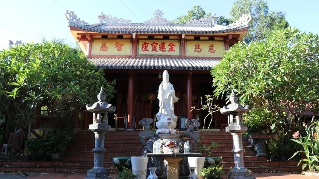Đền Đôi Cô Cầu Má linh thiêng