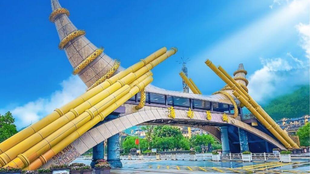 Cổng làng Ngưu Giác Lô Sanh Trại Môn – Dấu ấn văn hóa vùng núi Bình Biên