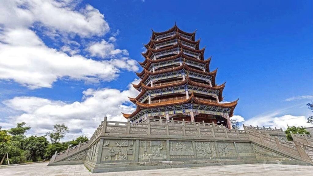 Chiêm ngưỡng vẻ đẹp uy nghiêm của Lầu Chu Tử