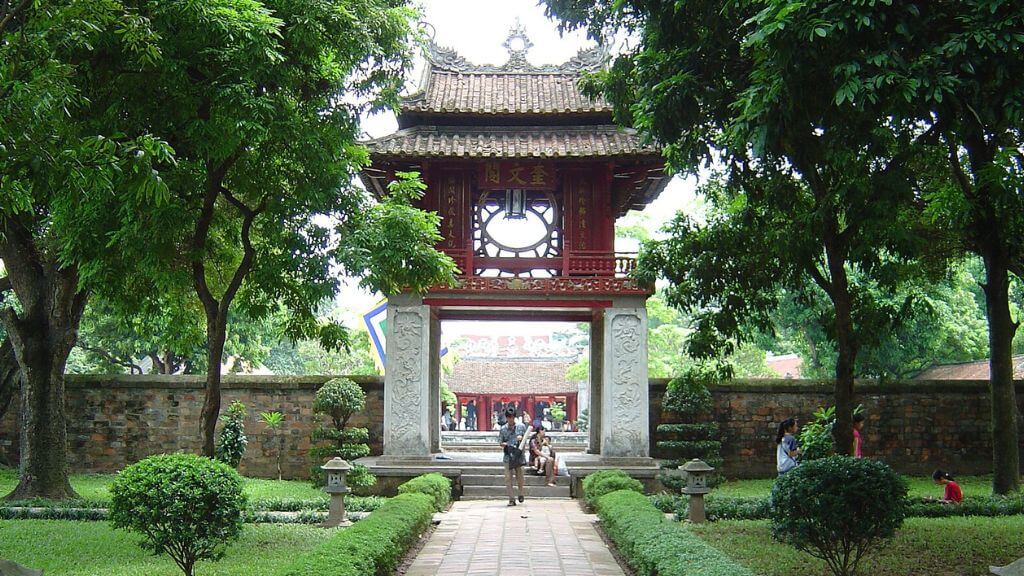 Văn Miếu Quốc Tử Giám - trường Đại học đầu tiên tại Việt Nam