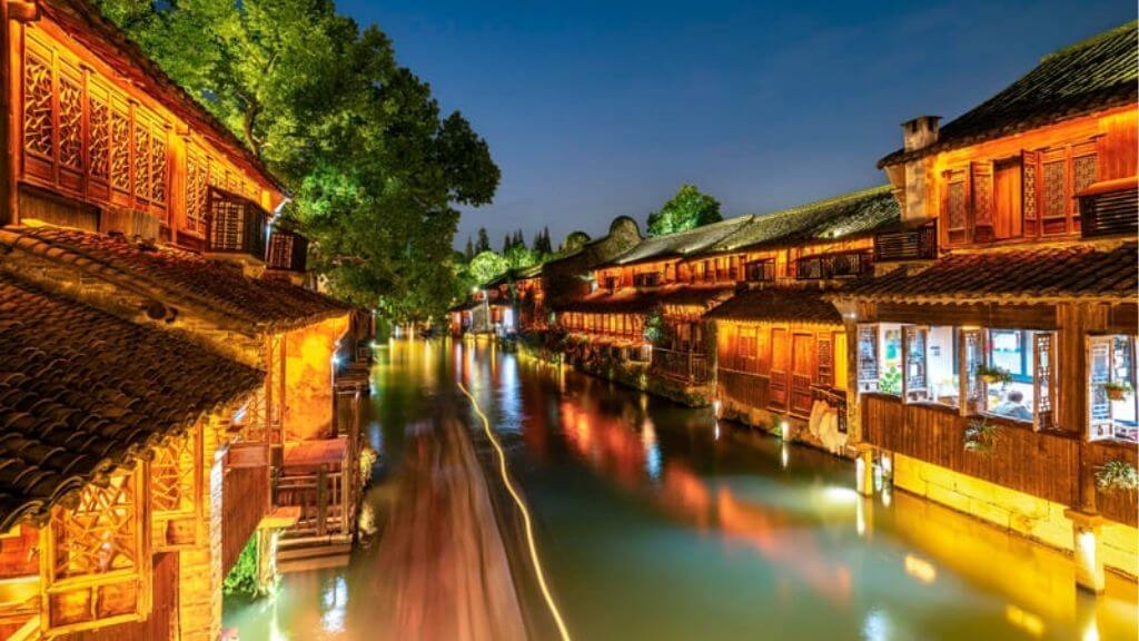 Tự do dạo bước Ô Trấn lung linh về đêm