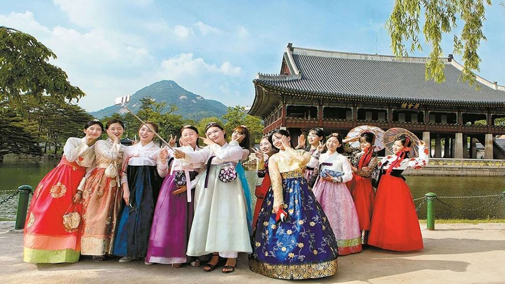 Trải nghiệm mặc Hanbok chụp ảnh