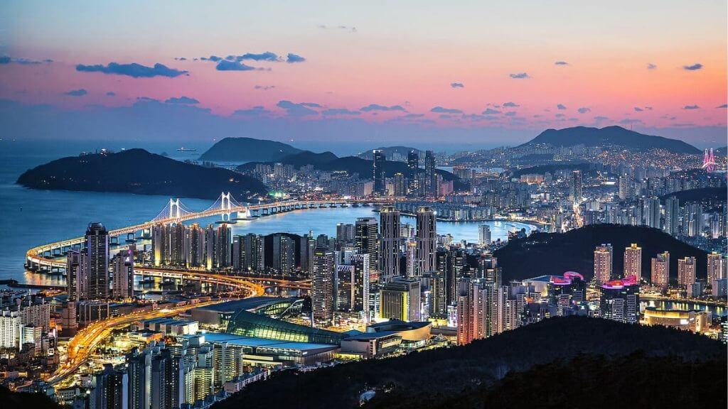 Thành phố biển Busan  sôi động và hiện đại
