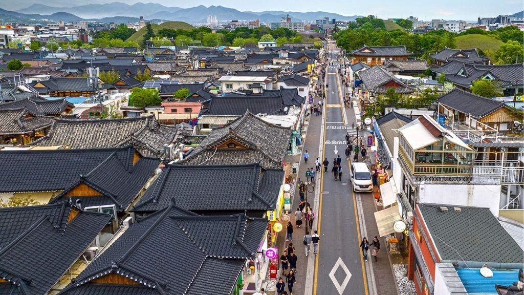 Dạo quanh Hwangnidan – Thưởng thức ẩm thực và nhịp sống đô thị