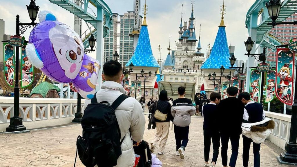 Lotte World như thế giới Disney ngoài đời thực (@meowchannnn_)