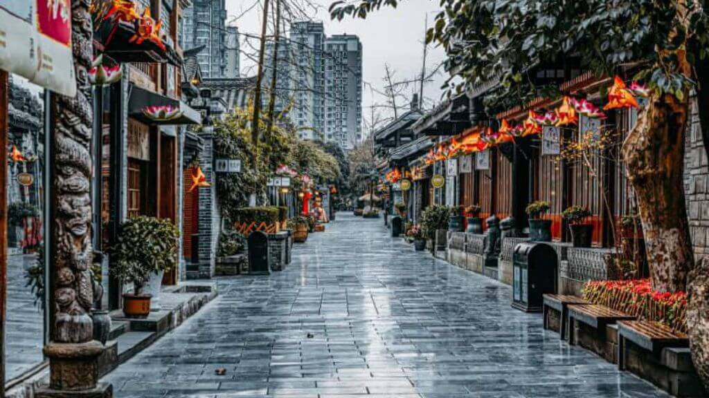 Check in tại Phố Ngõ Rộng – Ngõ Hẹp và hưởng thức các món ăn đường phố đặc sản Thành Đô