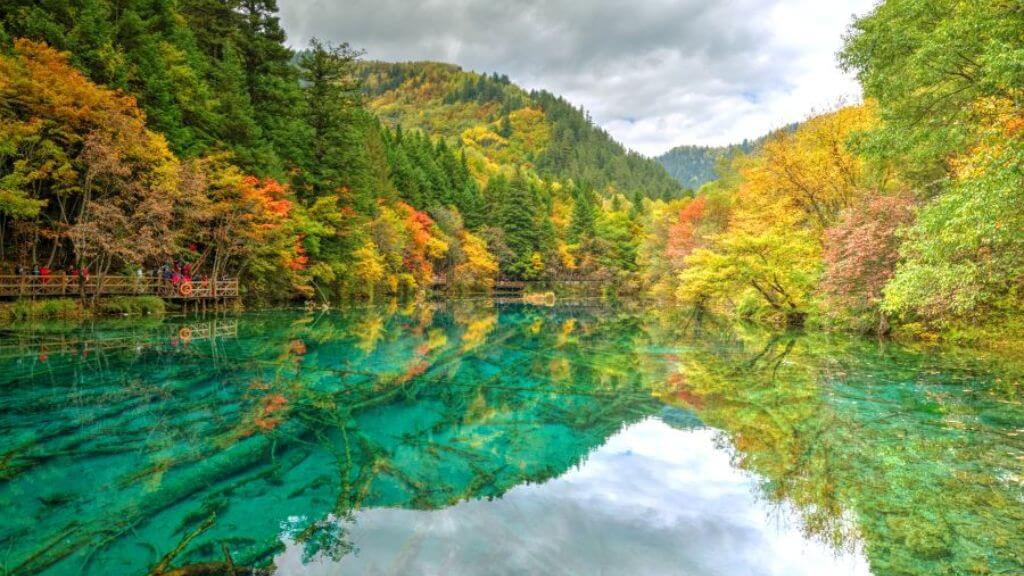 Hình ảnh mùa thu tại Hồ Ngũ Sắc