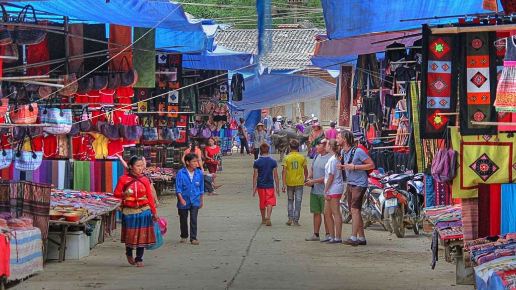 Chợ Phiên Pà Cò