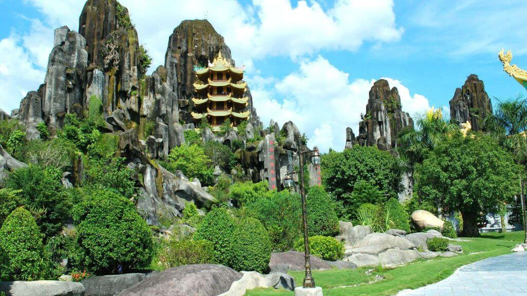Tham quan Núi Ngũ Hành Sơn