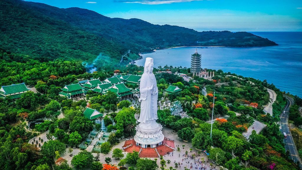 Ghé thăm chốn linh thiêng   Chùa Linh Ứng